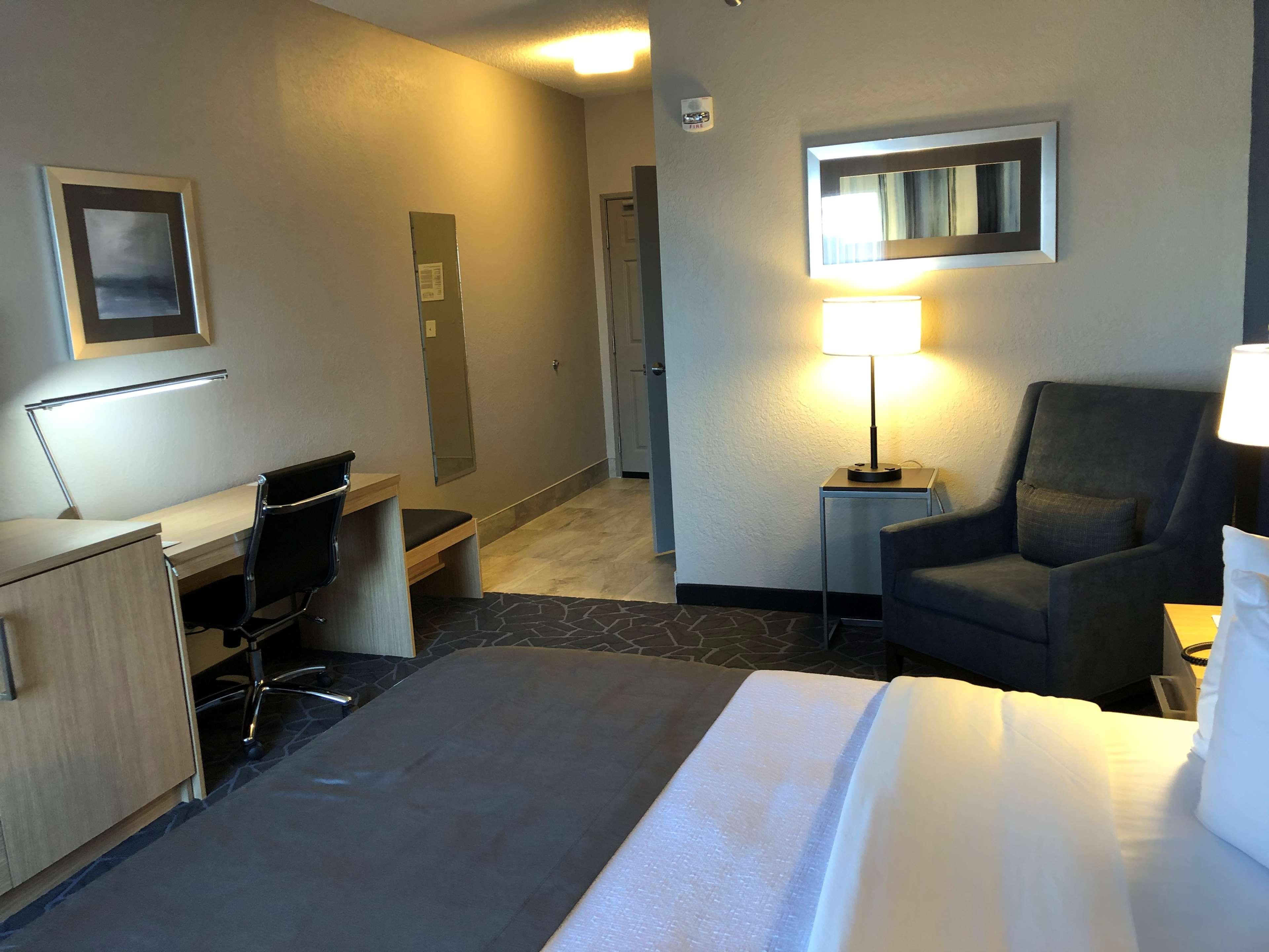 Best Western Eau Claire South Exterior photo